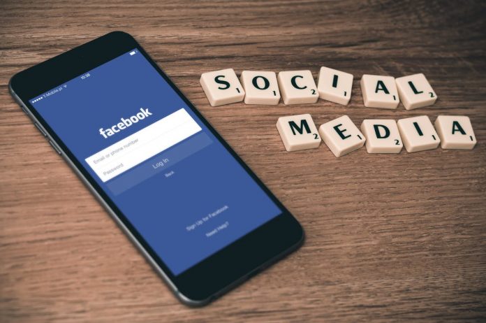 Besonders die Handykamera steht bei Facebooks F8 Konferenz im Fokus. Besonders die Handykamera steht bei Facebooks F8 Konferenz im Fokus.