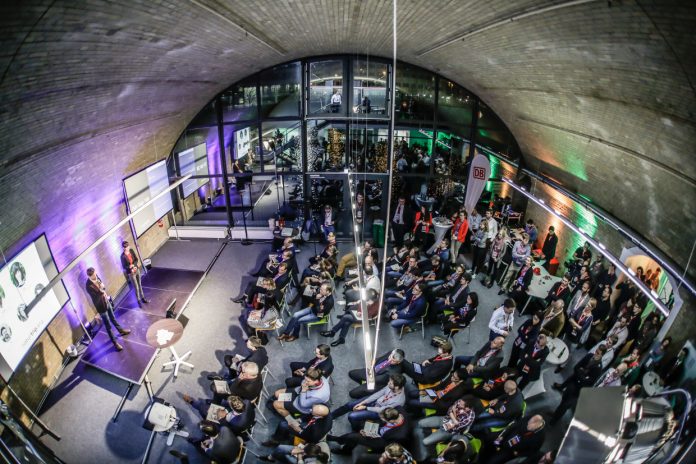 Startups präsentieren ihre Ideen für die Eisenbahninfrastruktur Der DB Accelerator unterstützt Gründer und junge Unternehmen