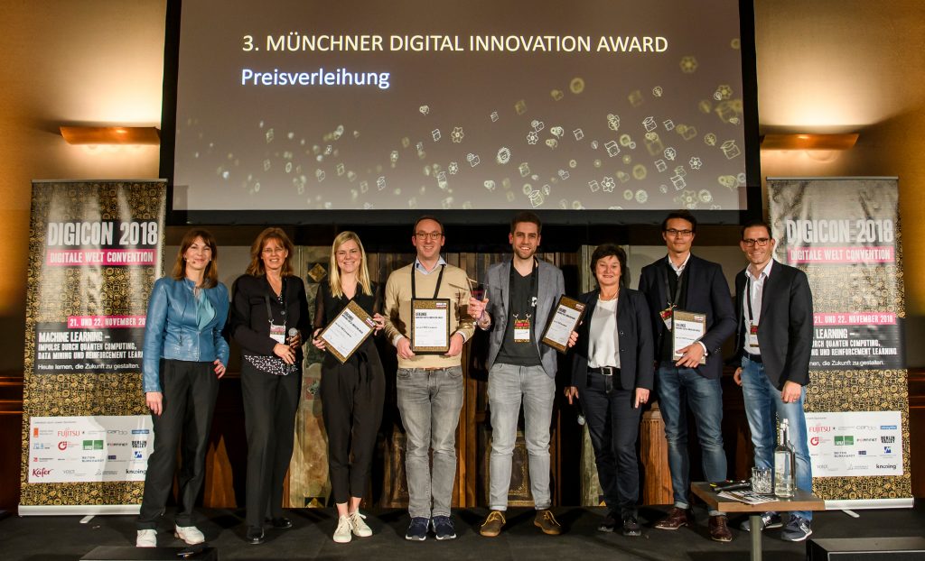 Preisverleihung des 3. Münchner Digital Innovation Awards - der erste Platz ging an Nect.com mit ihrem innovativen Dienst Selfie-Ident.